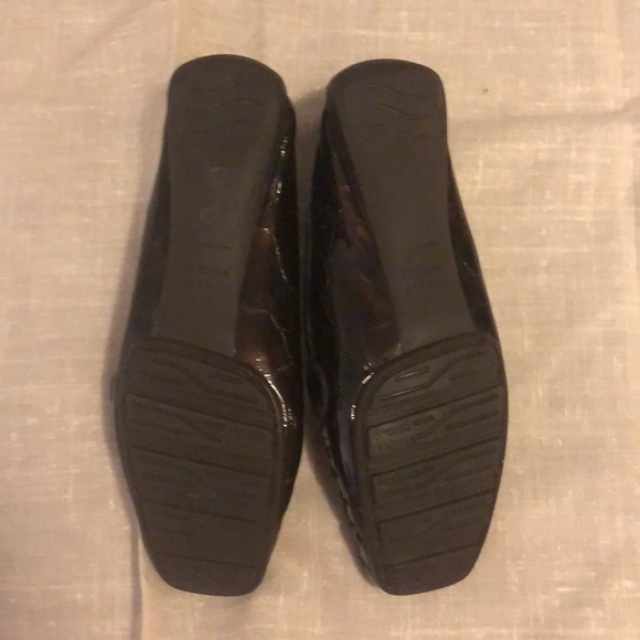 Stuart Weitzman Croc Patent Driving Mocs Shoes 4.5 - Picture 5 of 8